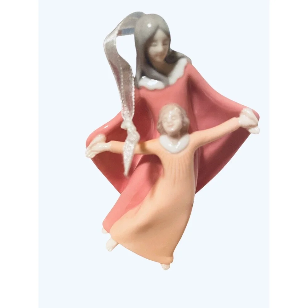 Hallmark Ornament Mother child Daughter 2004 An Angel's Touch Pe-owned VTG 2004